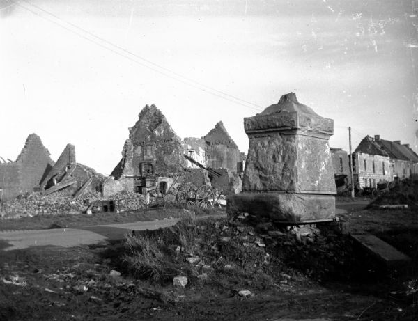 Le Calvaire après bombardement 1944
